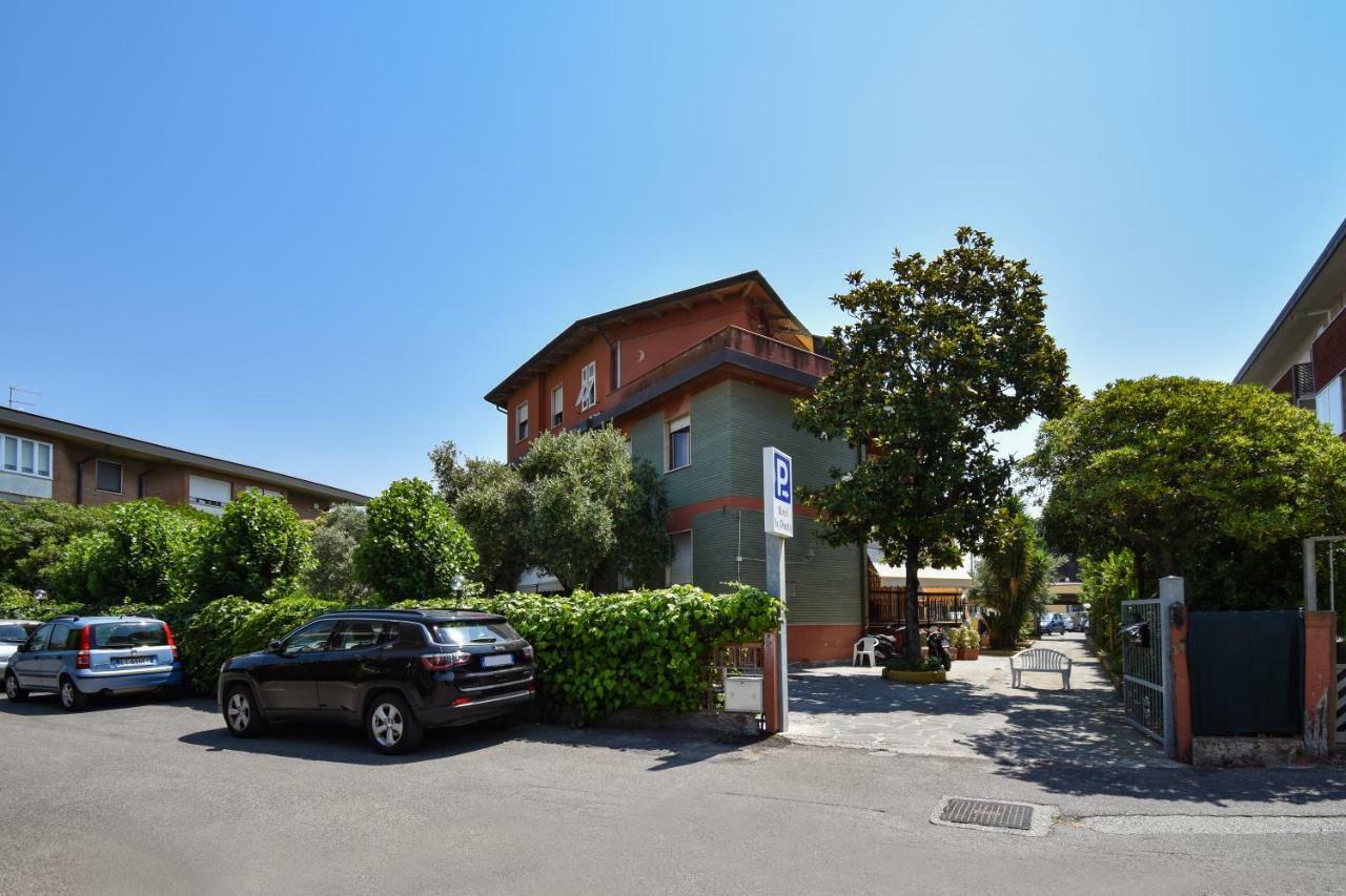Hotel La Pineta Carrara Exterior foto